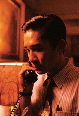 Tony Leung dans le rôle de l'amant dans In the Mood for Love